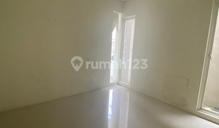 Dijual Cepat Rumah Strategis Dan Nyaman di Greenlake Citraland 2