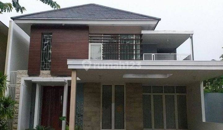 Disewakan Rumah 2 Lantai Di Greenlake Surabaya 1