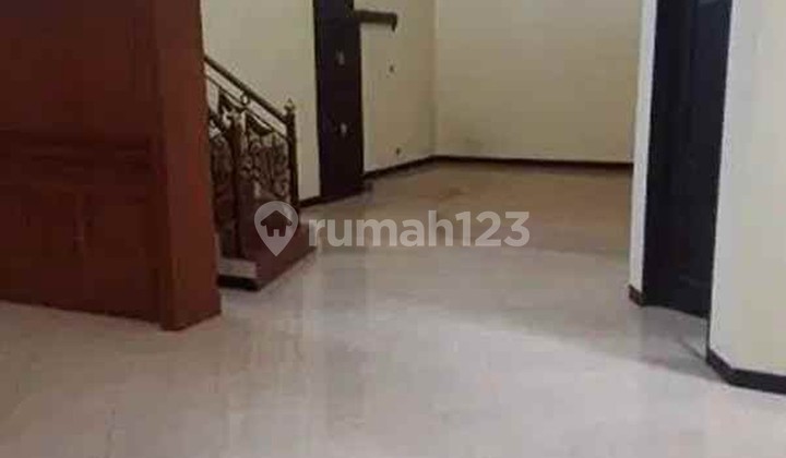 Rumah Bagus 2 Lantai Murah dan Mewah di Lebak Indah Regency 2
