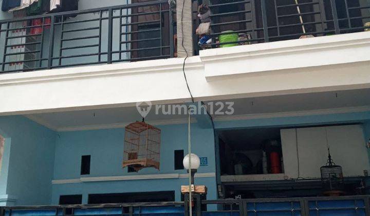 Rumah 2 Lantai di Jalan Setro Baru, Surabaya Menarik Siap Huni 1