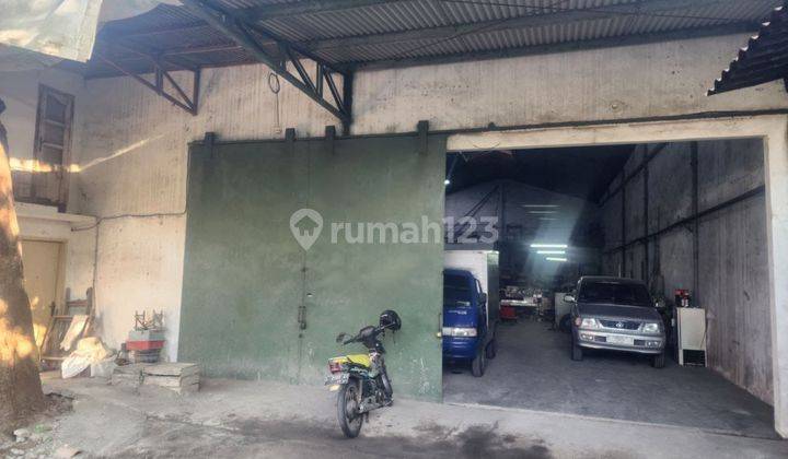 Gudang Jalan Petemon Solusi Penyimpanan Strategis di Tengah Kota 2