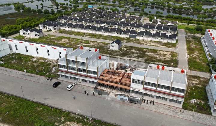 Modern 2-Storey Shop House in the Strategic Area of AKR GEM City Gresik 2