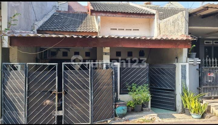 House on Jl. Semolowaru Elok Strategic Location!!!