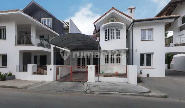 For Sale Comfortable House in Vila Valensia Pakuwon Indah Housing Estate