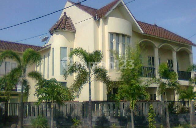 Large Corner House for Sale at Roundabout - Strategic Location Sidoarjo Large Corner House for Sale at Roundabout - Strategic Location Sidoarjo