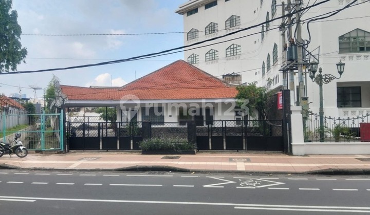 House for Rent in Surabaya - Suitable for Office & Restaurant House for Rent in Surabaya - Suitable for Office & Restaurant
