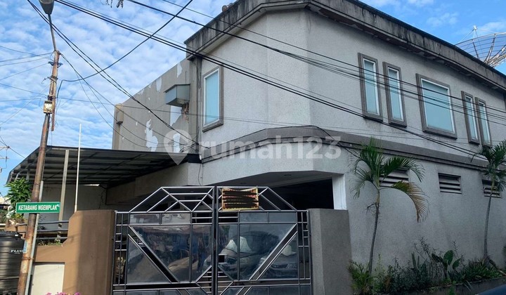 Rumah Murah dan Mewah dengan Lokasi Strategis di Genteng Surabaya Rumah Murah dan Mewah dengan Lokasi Strategis di Genteng Surabaya