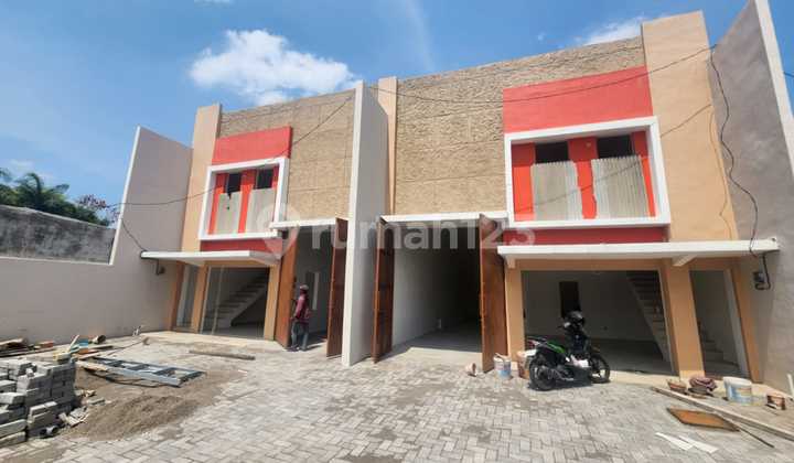 Warehouse on Made Main Road, strategically a step away from Citraland Surabaya. Warehouse on Made Main Road, strategically a step away from Citraland Surabaya.