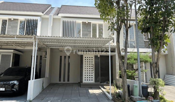 Disewakan Rumah Cantik di Citraland The Greenlake Wiyung 1