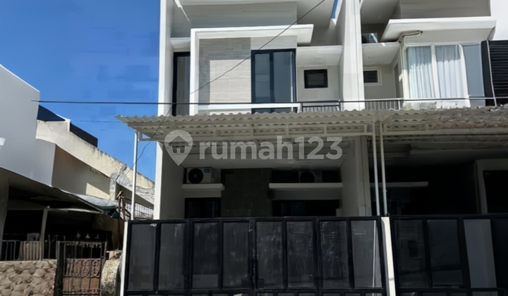 Dijual Rumah 2 Lt Free BPHTB di Kutisari Indah, Surabaya