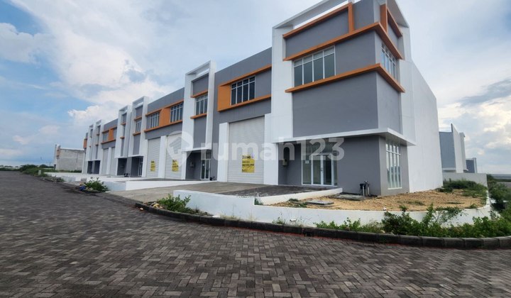Affordable Warehouse Rental in ELP JIIPE Manyar, Gresik, Close to the Port