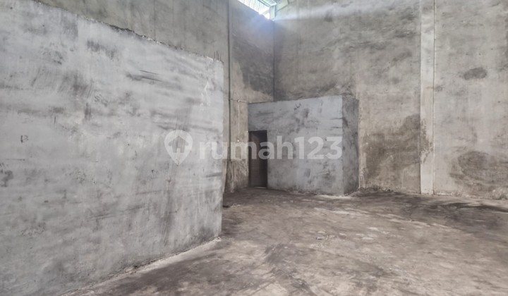 Spacious, Cheap, and Strategic Warehouse in Gresik Driyorejo Spacious, Cheap, and Strategic Warehouse in Gresik Driyorejo