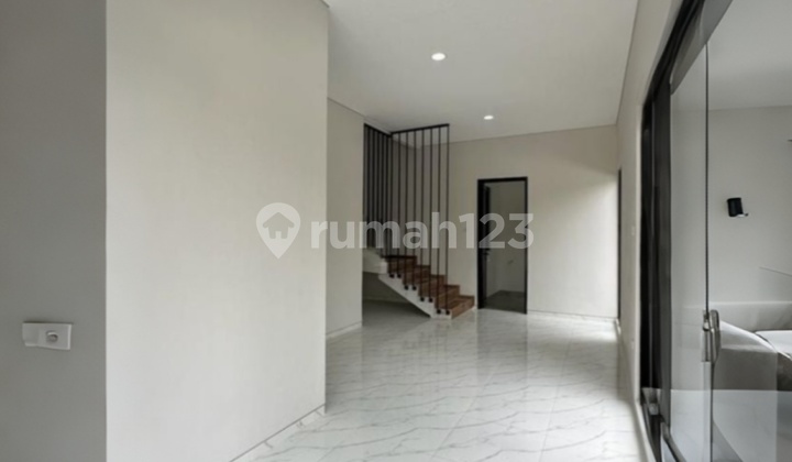 Dijual Rumah 2 Lt Free BPHTB di Kutisari Indah, Surabaya 2