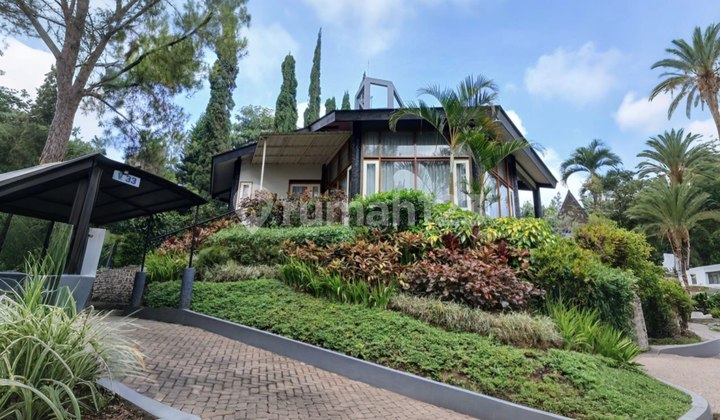 Jual Villa Strategis Good View di Malang Asri Club