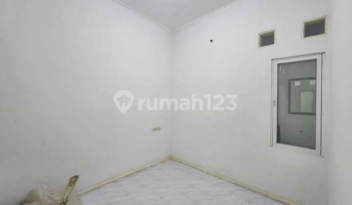 Rumah murah strategis di Perumahan Mulyosari Prima Surabaya 2