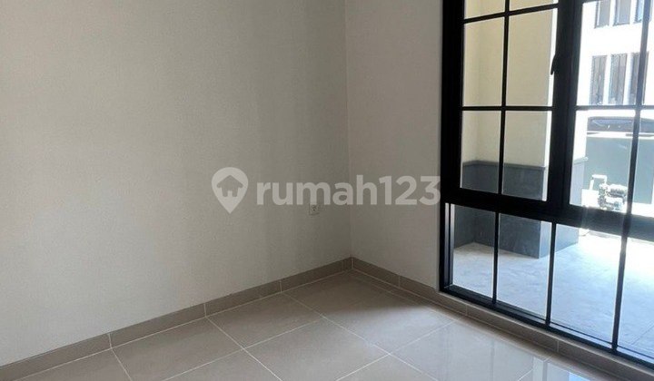 Rumah 2 Lantai Murah di Dian Istana Wiyung Surabaya 2