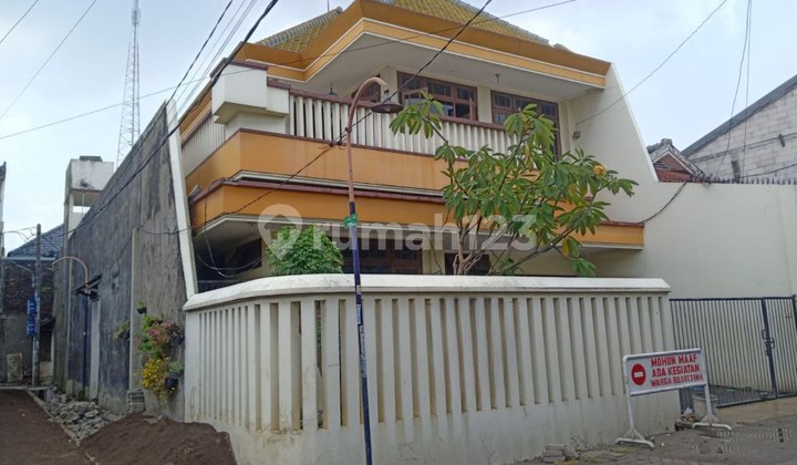 Dijual Surabaya Barat, Rumah 2 Lt Jl. Bulujaya