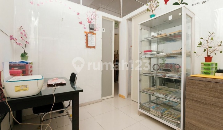 Dijual Kantor Bentuk Rumah Bagus Terawat di Perum Nirwana Eksekutif  1