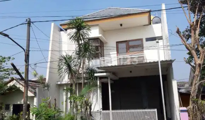 Dijual Rumah Bagus Terawat 2 Lantai di Lakarsantri Surabaya