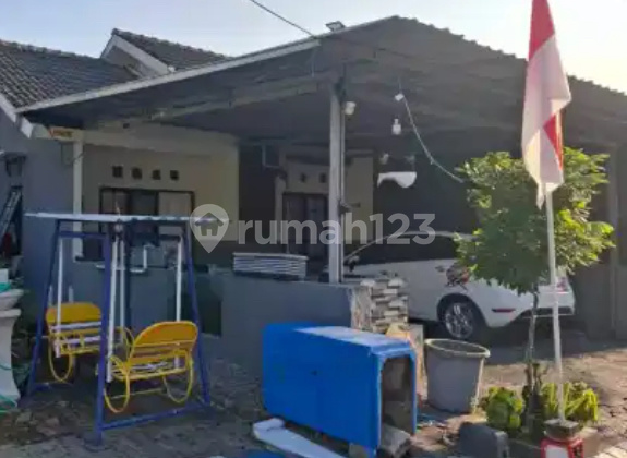 For Sale Well-Maintained Nice House in Kahuripan Nirwana Village Sidoarjo