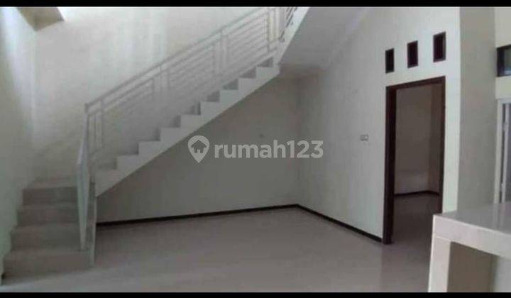 Dijual Rumah 2 Lantai di Perum Surodinawan Estate, Mojokerto 8