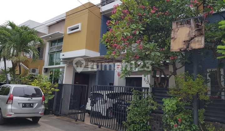 Dijual Rumah 3 Lantai di Perum Larangan Mega Asri, Sidoarjo Dijual Rumah 3 Lantai di Perum Larangan Mega Asri, Sidoarjo