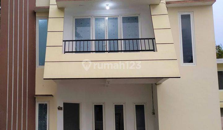 Dijual Villa 2 Lantai di Royal Arois Residence Batu, Malang 1