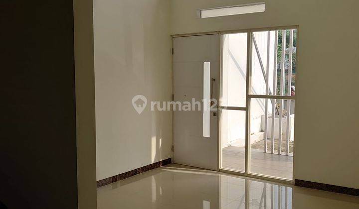 Dijual Rumah 2 Lantai Bagus di Perum Puri Surya Jaya, Sidoarjo 2