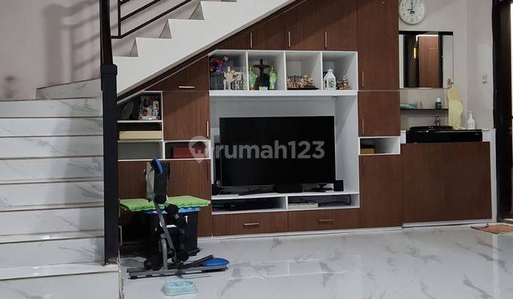 Dijual Rumah 2 Lantai Semi Furnished di Perum Pondok Tjandra 1