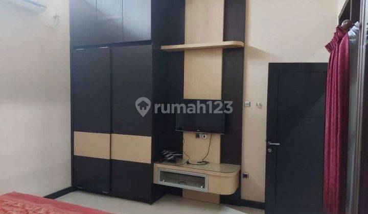 Dijual Rumah Bagus Full Furnished di Tenggilis Tengah 2, Surabaya 2