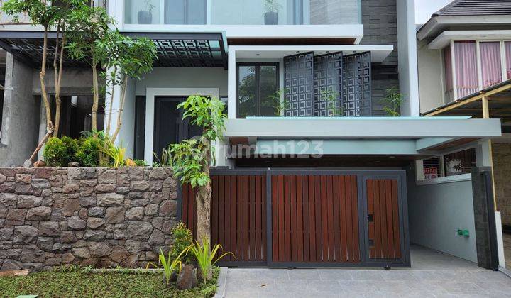 Dijual Rumah Baru 3 Lantai di Taman Puspa Raya Citraland, 1