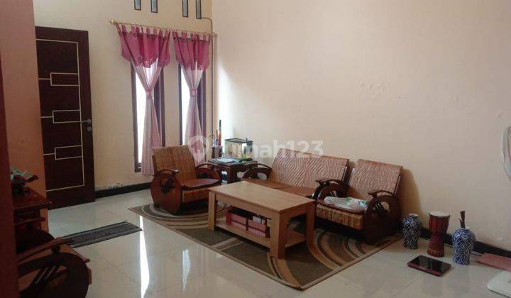 Dijual Rumah 2 Lantai Semi Furnished di Puri Surya Jaya, Sidoarjo 2