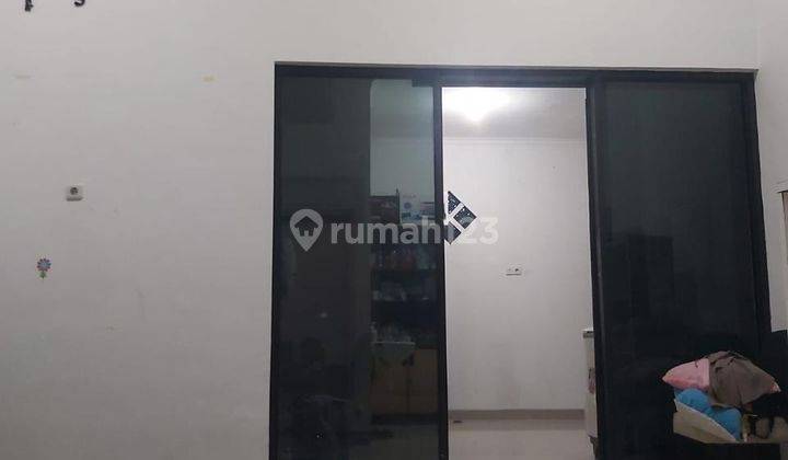 Dijual Rumah Bagus Semi Furnished di The Taman Dhika, Sidoarjo 2