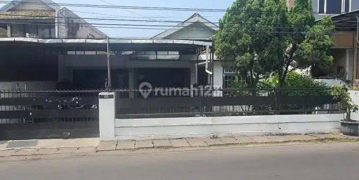 Dijual Rumah Bagus Furnished di Jl Raya Jambangan, Surabaya 1