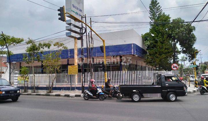 Dijual Bangunan Ex Showroom di Jl Untung Suropati, Bojonegoro  1