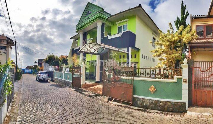 Dijual Rumah Villa 2 Lantai Furnished di Jl Dipenogoro, Batu 2