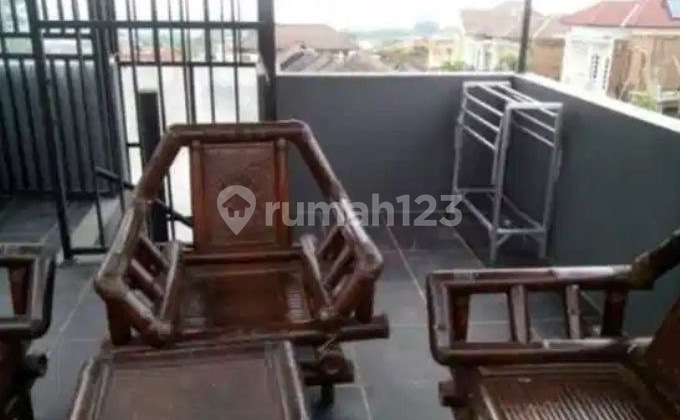 Dijual Rumah Villa Bagus Strategis 3 Lantai di Kota Batu Malang