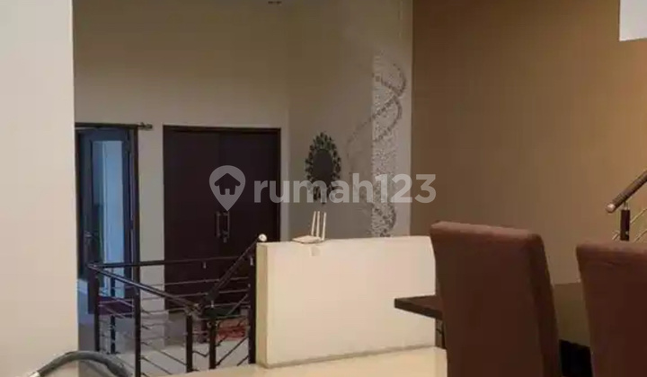 Dijual Rumah Bagus 3 Lantai di Jl Dewandaru, Malang 2