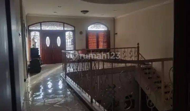 Dijual Rumah 2 Lantai Furnished di Sutorejo Prima Indah, Surabaya 2