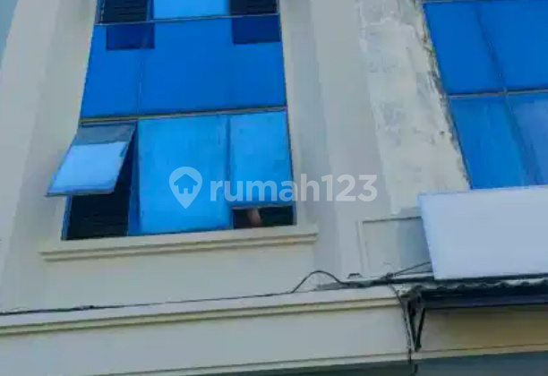 For Rent: Affordable 3-Story Ruko Ready to Occupy, Strategically Located in Klampis