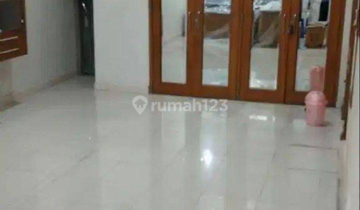 Dijual Rumah Bagus Semi Furnish di Pondok Tjandra Indah, Surabaya 2