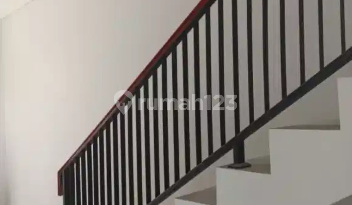 Dijual Rumah Bagus 2 Lantai Siap Huni di Royal Paka Residence 2