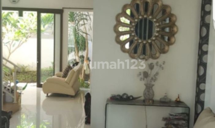 Dijual Rumah Bagus Semi Furnish di Perum Pantai Mentari Surabaya 1