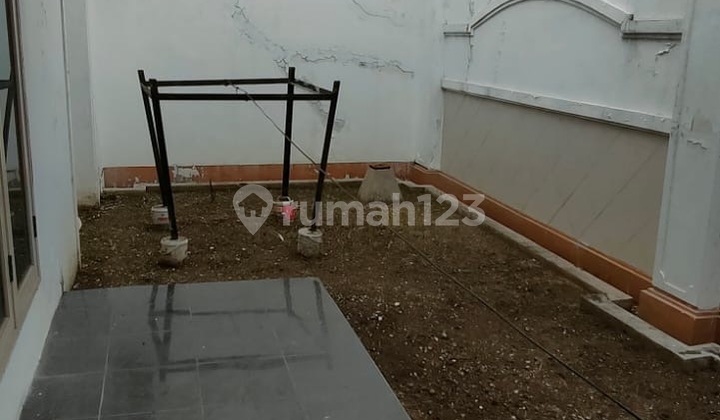 Dijual Rumah Bagus Luas Siap Huni Strategis di Manyar Rejo Surabaya 2