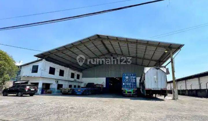 Disewakan Gudang Besar Area Industri di Kalianak Surabaya 1