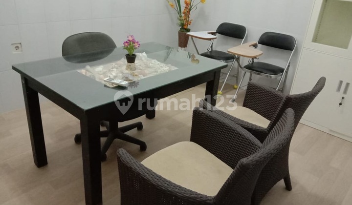 Disewakan Kantor Bentuk Rumah Full Furnish Siap Huni di Nirwana Eksekutif  2