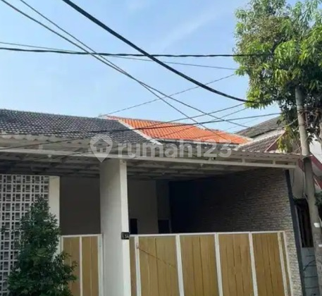 Disewakan Rumah Bagus Siap Huni di Perum Puri Indah Sidoarjo Disewakan Rumah Bagus Siap Huni di Perum Puri Indah Sidoarjo