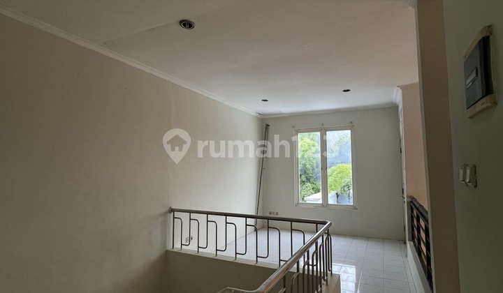 Dijual Rumah Bagus 2 Lantai di Dharmayusada Mas Surabaya 2