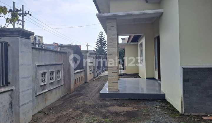 Dijual Rumah Mewah 2 Lantai Posisi Hook Siap Huni Pakis Malang 5