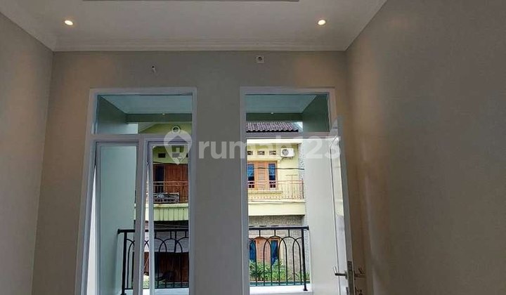 Rumah Baru Mewah Lokasi Strategis  di Kav DKI Pondok Kelapa